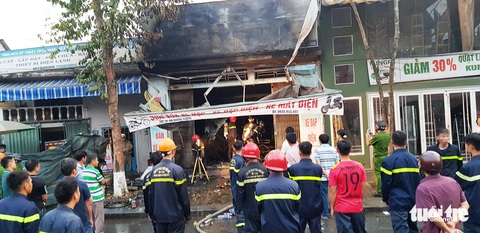 Cháy tiệm xe đạp điện ở Huế, 3 người thiệt mạng - Ảnh 1. Cháy tiệm xe đạp điện ở Huế, 3 người thiệt mạng - Ảnh 1.