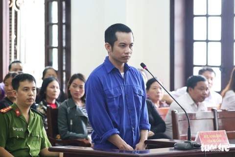 Lãnh 22 năm tù vì làm thần dược chữa ung thư từ bột than - Ảnh 2. Lãnh 22 năm tù vì làm thần dược chữa ung thư từ bột than - Ảnh 2.