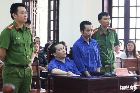 Lãnh 22 năm tù vì làm thần dược chữa ung thư từ bột than - Ảnh 1. Lãnh 22 năm tù vì làm thần dược chữa ung thư từ bột than - Ảnh 1.