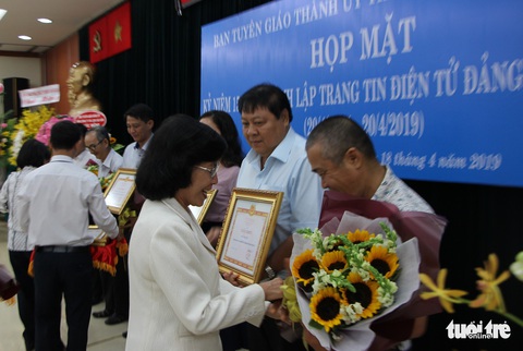 Trang tin điện tử Đảng bộ TP.HCM cần là tiếng nói phản biện sâu sắc hơn - Ảnh 1. Trang tin điện tử Đảng bộ TP.HCM cần là tiếng nói phản biện sâu sắc hơn - Ảnh 1.