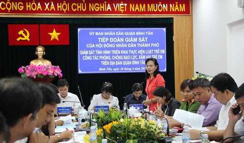 Trẻ bị xâm hại, phải chạy khắp nơi để xin được giám định - Ảnh 1. Trẻ bị xâm hại, phải chạy khắp nơi để xin được giám định - Ảnh 1.