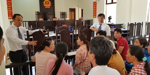 12 giáo viên thắng kiện, được bồi thường hơn 840 triệu đồng - Ảnh 2. 12 giáo viên thắng kiện, được bồi thường hơn 840 triệu đồng - Ảnh 2.