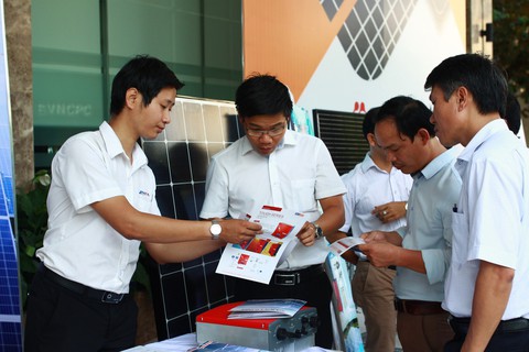 Miền Trung, miền Nam có nhiều tiềm năng điện mặt trời áp mái - Ảnh 1. Miền Trung, miền Nam có nhiều tiềm năng điện mặt trời áp mái - Ảnh 1.