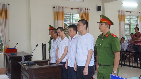 Dụ dỗ nhiều phụ nữ đeo vòng vàng vào karaoke, đánh thuốc mê cướp tài sản - Ảnh 1. Dụ dỗ nhiều phụ nữ đeo vòng vàng vào karaoke, đánh thuốc mê cướp tài sản - Ảnh 1.
