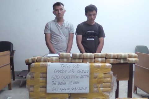 Rùng mình cảnh ma túy đựng trong bao tải, chất thành đống tuồn vào Việt Nam - Ảnh 12. Rùng mình cảnh ma túy đựng trong bao tải, chất thành đống tuồn vào Việt Nam - Ảnh 12.