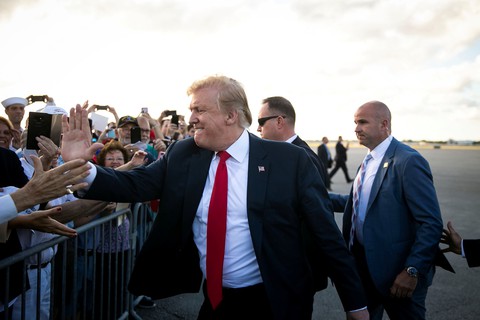 Ông Trump: Nhiệm kỳ của tôi xong rồi. Tôi bị chơi rồi - Ảnh 1. Ông Trump: Nhiệm kỳ của tôi xong rồi. Tôi bị chơi rồi - Ảnh 1.