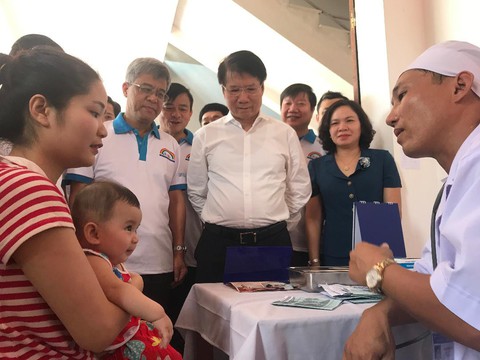 Thêm loại văcxin 5 trong 1 mới vào chương trình tiêm chủng mở rộng - Ảnh 1. Thêm loại văcxin 5 trong 1 mới vào chương trình tiêm chủng mở rộng - Ảnh 1.