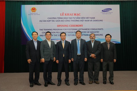 210 doanh nghiệp Việt là nhà cung ứng cho Samsung - Ảnh 1. 210 doanh nghiệp Việt là nhà cung ứng cho Samsung - Ảnh 1.
