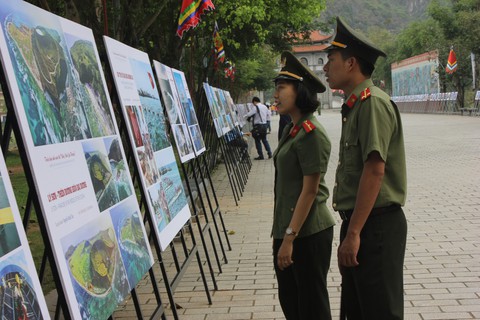 ‘Biển, đảo quê hương’ giữa lòng cố đô Hoa Lư - Ảnh 7. ‘Biển, đảo quê hương’ giữa lòng cố đô Hoa Lư - Ảnh 7.