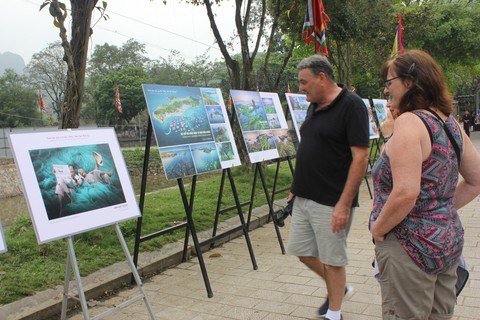 ‘Biển, đảo quê hương’ giữa lòng cố đô Hoa Lư - Ảnh 5. ‘Biển, đảo quê hương’ giữa lòng cố đô Hoa Lư - Ảnh 5.