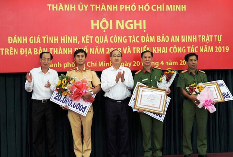 TP.HCM khen thưởng các đơn vị tham gia phá án 1,1 tấn ma túy - Ảnh 1. TP.HCM khen thưởng các đơn vị tham gia phá án 1,1 tấn ma túy - Ảnh 1.