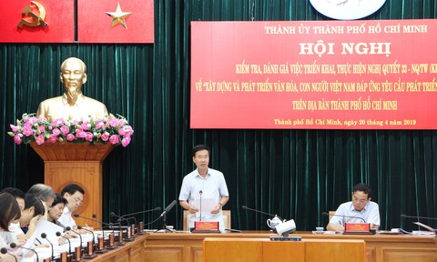 Ông Võ Văn Thưởng: Singapore như ngày nay nhờ kiên trì đánh roi người xả rác - Ảnh 1. Ông Võ Văn Thưởng: Singapore như ngày nay nhờ kiên trì đánh roi người xả rác - Ảnh 1.