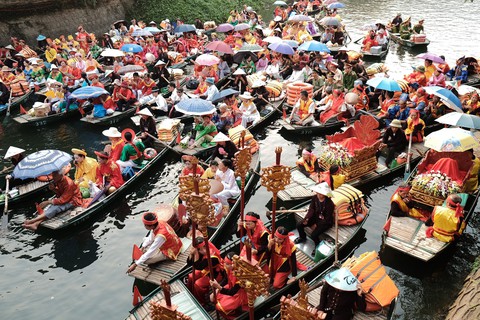 Sông núi hữu tình, hùng vĩ ở Lễ hội Tràng An 2019 - Ảnh 5. Sông núi hữu tình, hùng vĩ ở Lễ hội Tràng An 2019 - Ảnh 5.