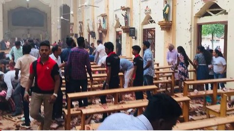 Đánh bom 3 nhà thờ Sri Lanka vào lễ Phục sinh, ít nhất 160 người chết - Ảnh 2. Đánh bom 3 nhà thờ Sri Lanka vào lễ Phục sinh, ít nhất 160 người chết - Ảnh 2.