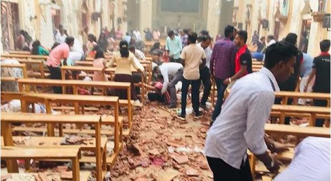 Đánh bom 3 nhà thờ Sri Lanka vào lễ Phục sinh, ít nhất 160 người chết - Ảnh 1. Đánh bom 3 nhà thờ Sri Lanka vào lễ Phục sinh, ít nhất 160 người chết - Ảnh 1.