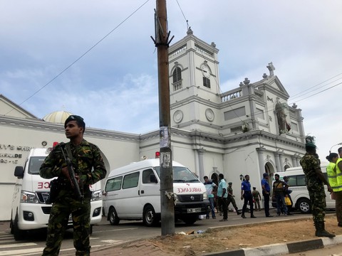 Đánh bom 3 nhà thờ Sri Lanka vào lễ Phục sinh, ít nhất 160 người chết - Ảnh 4. Đánh bom 3 nhà thờ Sri Lanka vào lễ Phục sinh, ít nhất 160 người chết - Ảnh 4.
