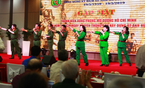 Ghi nhớ sự hi sinh của thanh niên xung phong mở đường Trường Sơn - Ảnh 1. Ghi nhớ sự hi sinh của thanh niên xung phong mở đường Trường Sơn - Ảnh 1.