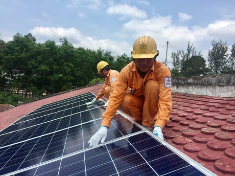 Tiết kiệm hơn 1 tỉ kWh điện hàng năm tại phía Nam - Ảnh 8. Tiết kiệm hơn 1 tỉ kWh điện hàng năm tại phía Nam - Ảnh 8.