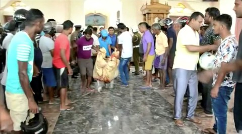 8 vụ đánh bom, 207 người chết ‘máu chảy thành sông’ tại Sri Lanka - Ảnh 4. 8 vụ đánh bom, 207 người chết ‘máu chảy thành sông’ tại Sri Lanka - Ảnh 4.