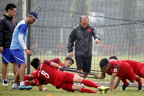 Khiếu nại thành công, U22 VN thoát khỏi nhóm lót đường tại SEA Games 2019 - Ảnh 1. Khiếu nại thành công, U22 VN thoát khỏi nhóm lót đường tại SEA Games 2019 - Ảnh 1.