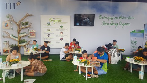 Ngày Trái Đất 2019: Tập đoàn TH gây ấn tượng bảo vệ môi trường - Ảnh 3. Ngày Trái Đất 2019: Tập đoàn TH gây ấn tượng bảo vệ môi trường - Ảnh 3.