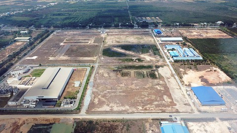 Phù phép đất công nghiệp thành... khu dân cư: Đất chuyên gia bị đem bán - Ảnh 3. Phù phép đất công nghiệp thành... khu dân cư: Đất chuyên gia bị đem bán - Ảnh 3.