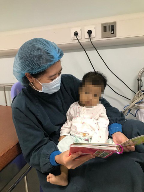 Ghép gan thành công cho bệnh nhi nhỏ tuổi và nhẹ cân nhất - Ảnh 1. Ghép gan thành công cho bệnh nhi nhỏ tuổi và nhẹ cân nhất - Ảnh 1.