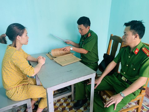 Tạm giữ nghi phạm lừa bán phụ nữ sang Trung Quốc - Ảnh 2. Tạm giữ nghi phạm lừa bán phụ nữ sang Trung Quốc - Ảnh 2.