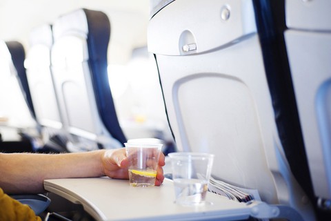 Vài chiêu giúp thoát cảnh vật vã vì jetlag sau chuyến bay dài - Ảnh 3. Vài chiêu giúp thoát cảnh vật vã vì jetlag sau chuyến bay dài - Ảnh 3.