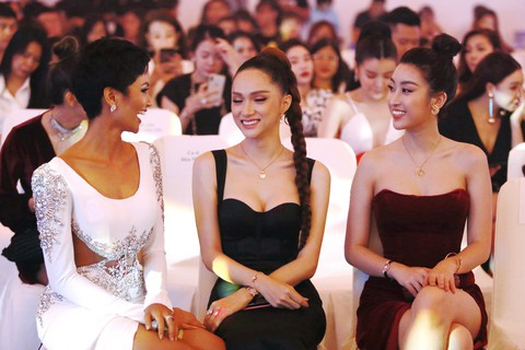 Nhan sắc Việt trồi sụt thất thường nên phải hăng say đi tìm người đẹp? - Ảnh 2. Nhan sắc Việt trồi sụt thất thường nên phải hăng say đi tìm người đẹp? - Ảnh 2.
