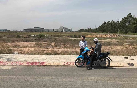 Đổ nợ nên mang khu công nghiệp đi bán - Ảnh 2. Đổ nợ nên mang khu công nghiệp đi bán - Ảnh 2.