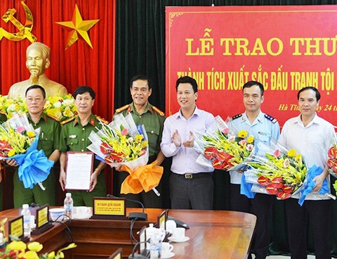 Thưởng 200 triệu đồng cho chuyên án 640kg ma túy đá - Ảnh 1. Thưởng 200 triệu đồng cho chuyên án 640kg ma túy đá - Ảnh 1.