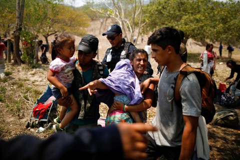 Mexico giúp ngăn 15.000 dân nhập cư sang Mỹ trong một tháng - Ảnh 1. Mexico giúp ngăn 15.000 dân nhập cư sang Mỹ trong một tháng - Ảnh 1.
