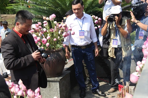 Anh che đạn cho em ở Mỹ Lai: bức ảnh trở về với sự thật - Ảnh 4. Anh che đạn cho em ở Mỹ Lai: bức ảnh trở về với sự thật - Ảnh 4.