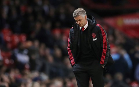 HLV Guardiola nhìn về chức vô địch sau trận derby Manchester - Ảnh 10. HLV Guardiola nhìn về chức vô địch sau trận derby Manchester - Ảnh 10.