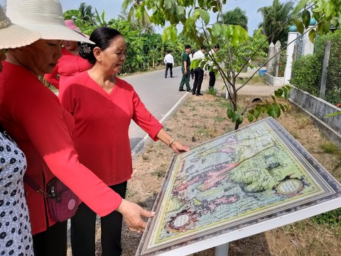 Bình Dương: Hình thành tuyến đường bản đồ biển đảo bằng chất liệu gốm - Ảnh 4. Bình Dương: Hình thành tuyến đường bản đồ biển đảo bằng chất liệu gốm - Ảnh 4.