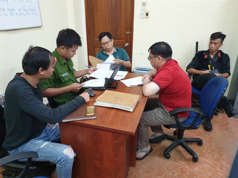 Tạm giữ 22 người liên quan đường dây đánh bạc qua trang web Fxx88.com - Ảnh 1. Tạm giữ 22 người liên quan đường dây đánh bạc qua trang web Fxx88.com - Ảnh 1.