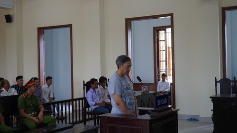 17 năm tù vì lừa đảo làm hồ sơ xuất khẩu lao động Hàn Quốc - Ảnh 1. 17 năm tù vì lừa đảo làm hồ sơ xuất khẩu lao động Hàn Quốc - Ảnh 1.