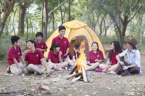 Cho trẻ trở về với thiên nhiên, học kỹ năng sinh tồn - Ảnh 1. Cho trẻ trở về với thiên nhiên, học kỹ năng sinh tồn - Ảnh 1.