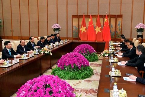 Thủ tướng Nguyễn Xuân Phúc hội đàm với Thủ tướng Trung Quốc - Ảnh 1. Thủ tướng Nguyễn Xuân Phúc hội đàm với Thủ tướng Trung Quốc - Ảnh 1.