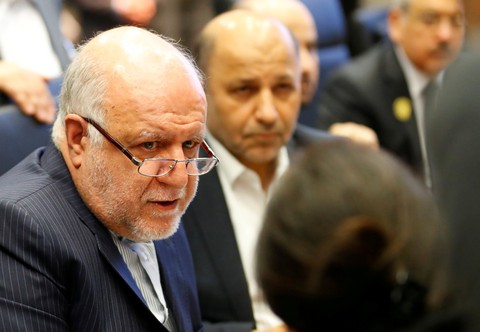 Mỹ nói đủ dầu cho thế giới, Iran nói coi chừng vỡ mộng - Ảnh 1. Mỹ nói đủ dầu cho thế giới, Iran nói coi chừng vỡ mộng - Ảnh 1.