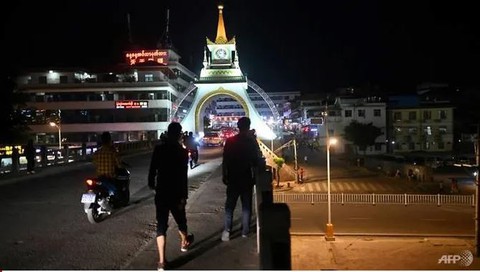 Thế giới ăn chơi thác loạn ở Myanmar giáp giới Trung Quốc - Ảnh 2. Thế giới ăn chơi thác loạn ở Myanmar giáp giới Trung Quốc - Ảnh 2.