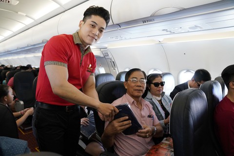 Vietjet ‘diễu hành’ tại Cần Thơ, chào 5 đường bay mới - Ảnh 7. Vietjet ‘diễu hành’ tại Cần Thơ, chào 5 đường bay mới - Ảnh 7.