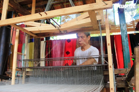 Người Hàn khoe cung tên truyền thống bên dòng sông Hương - Ảnh 4. Người Hàn khoe cung tên truyền thống bên dòng sông Hương - Ảnh 4.