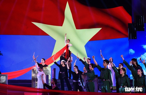 Nhà hát Thành phố âm vang Khát vọng ngời sáng tương lai - Ảnh 9. Nhà hát Thành phố âm vang Khát vọng ngời sáng tương lai - Ảnh 9.