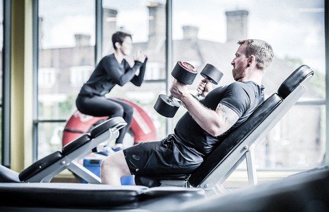 Liệu pháp testosterone: Lợi ích và rủi ro tiềm ẩn khi bạn già đi - Ảnh 1.