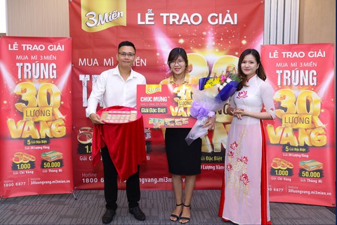 Thành tỉ phú khi ăn mì 3 Miền - Ảnh 1.