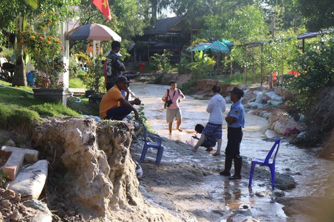 Vì sao thu phí tham quan thắng cảnh tự nhiên Suối Tiên – Phan Thiết? - Ảnh 1. Vì sao thu phí tham quan thắng cảnh tự nhiên Suối Tiên – Phan Thiết? - Ảnh 1.