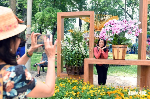 Check-in công viên Tao Đàn ngắm hoa lan trong Sắc màu nhiệt đới - Ảnh 10. Check-in công viên Tao Đàn ngắm hoa lan trong Sắc màu nhiệt đới - Ảnh 10.