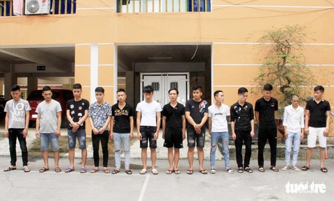Bắt 13 thanh niên chiếm tài khoản Facebook, lừa đảo hàng chục tỉ đồng - Ảnh 1. Bắt 13 thanh niên chiếm tài khoản Facebook, lừa đảo hàng chục tỉ đồng - Ảnh 1.